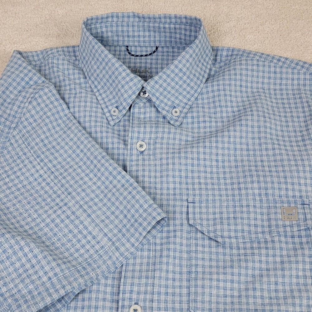 Huk Fishing Shirt Mens Medium Blue Plaid Short Sleeve Ventilated Performance